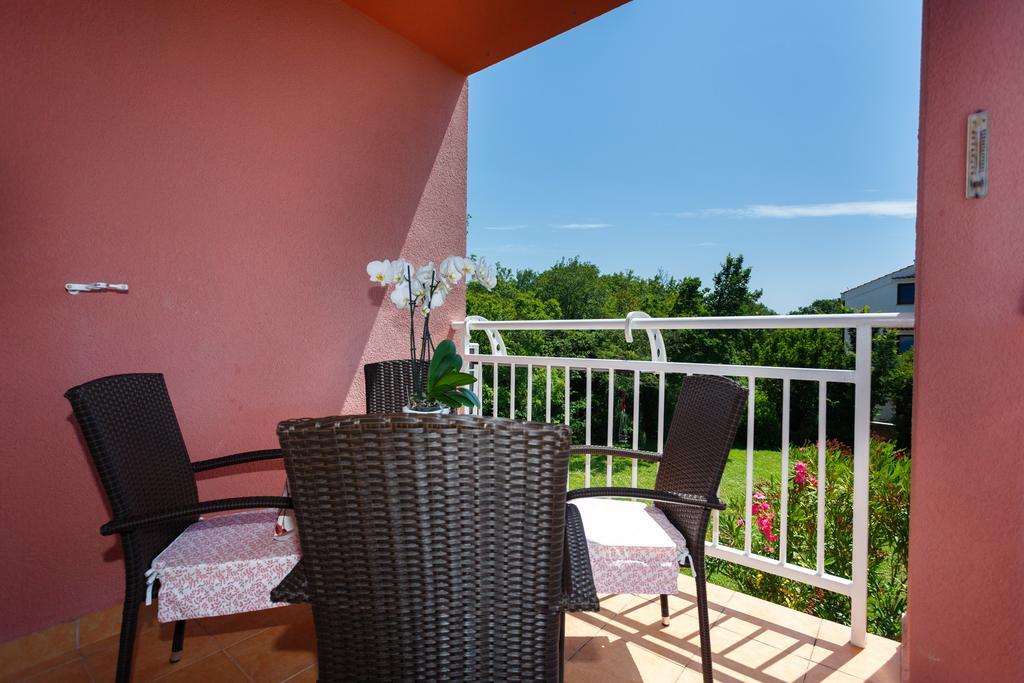 Apartman Snjezana マリンスカ エクステリア 写真