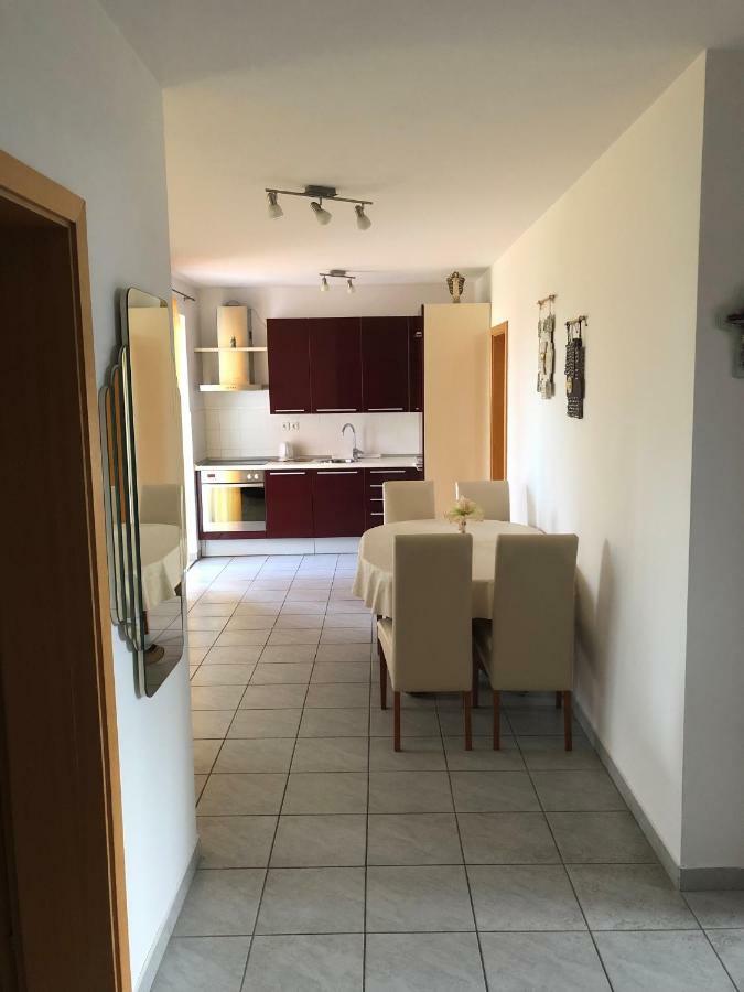 Apartman Snjezana マリンスカ エクステリア 写真